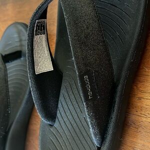 Hey dude flip flops black in new condition wore twice got box